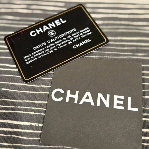 Chanel Fuchsia Quilted Iridescent Calfskin Leather New Bubble Small Tote Bag - Picture 2 of 16